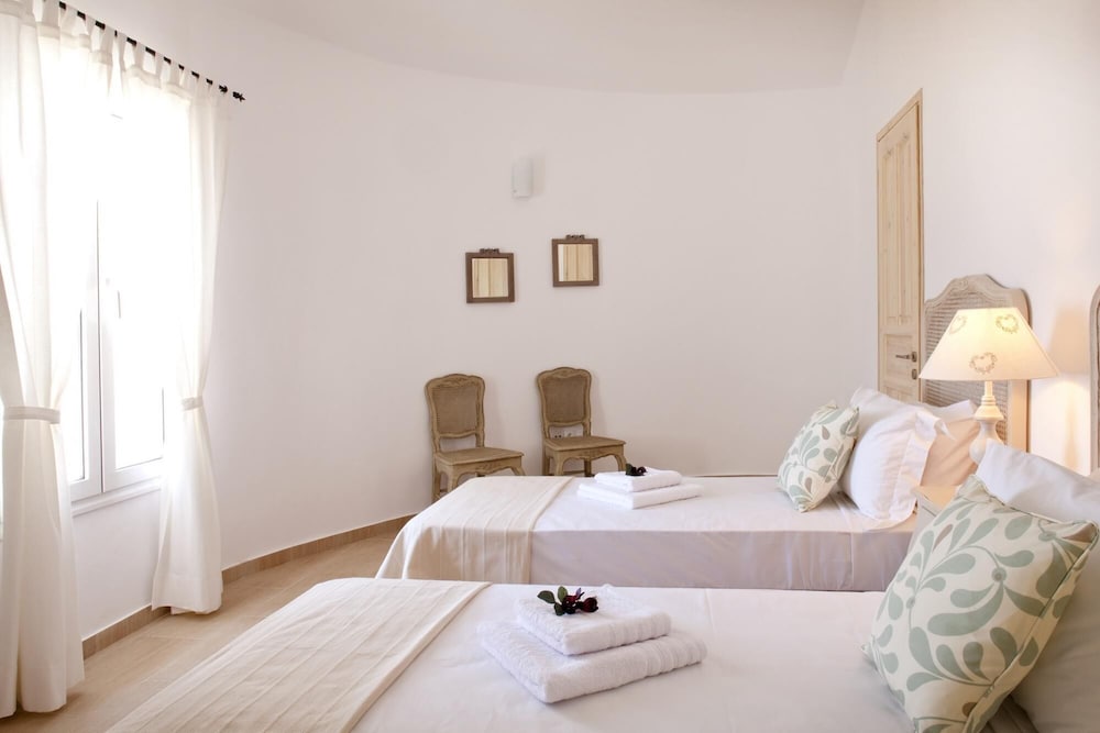 Villa photo 3