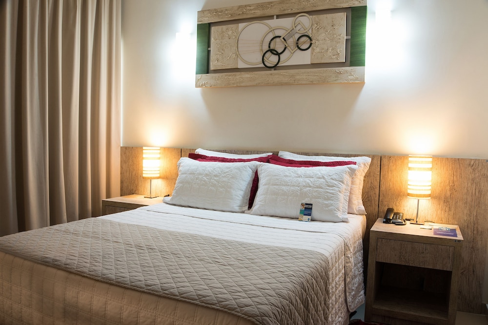 Deluxe Studio Suite, 1 Queen Bed photo 1