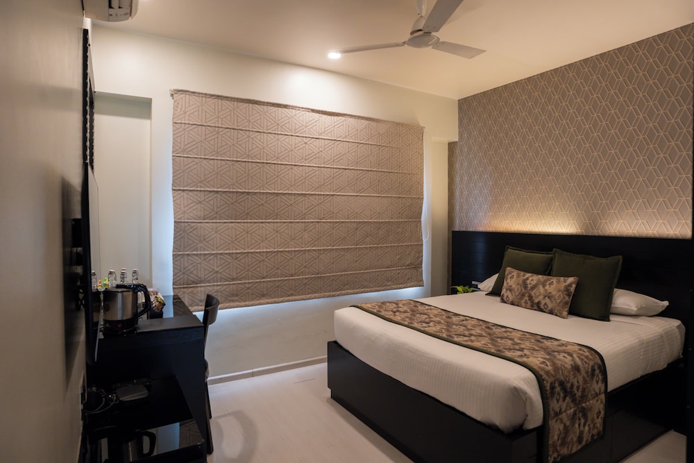 Deluxe Room - Photo 4
