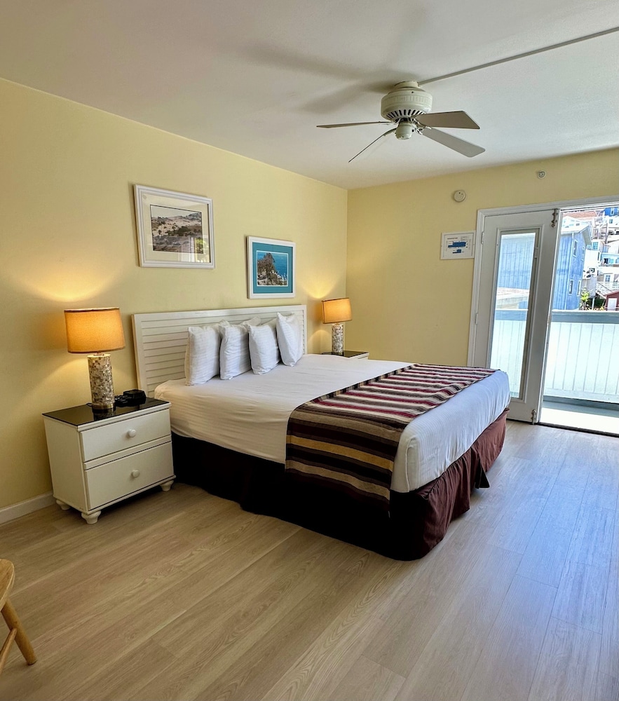 Standard Room, 1 Queen Bed