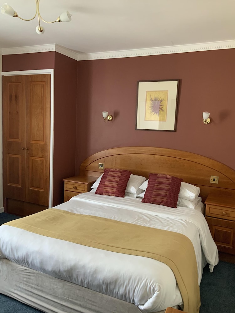 Double Room, Ensuite (Partial Coastal View) photo 2