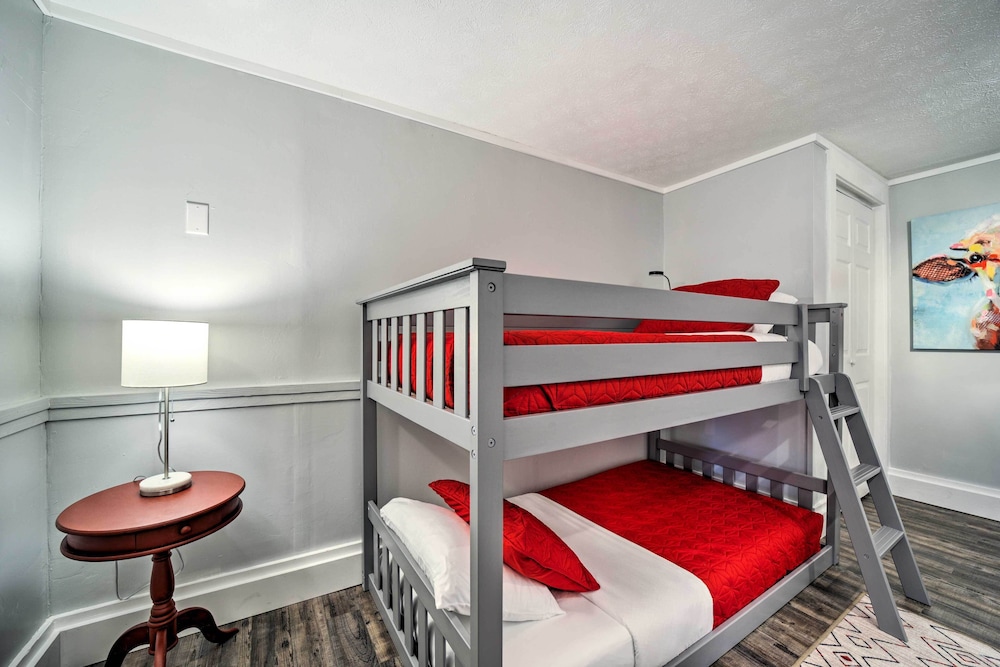 House (4 Bedrooms) photo 2