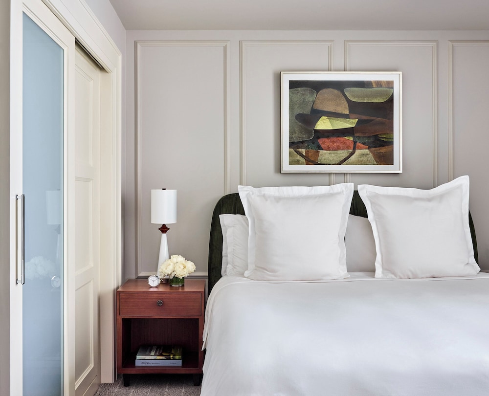 One Bedroom Courtyard View Suite