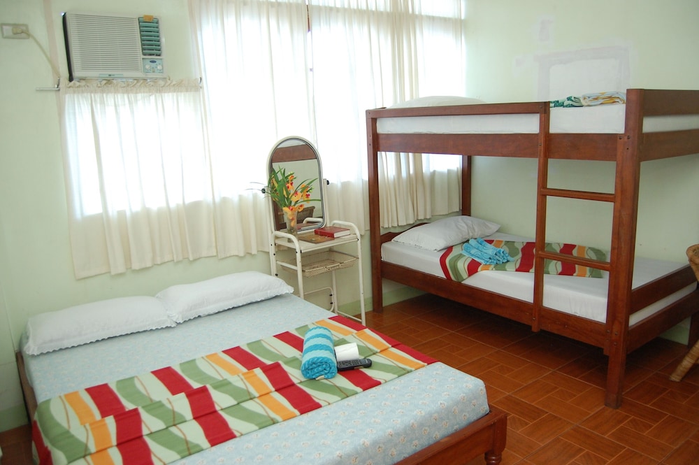 Family Quadruple Room photo 1