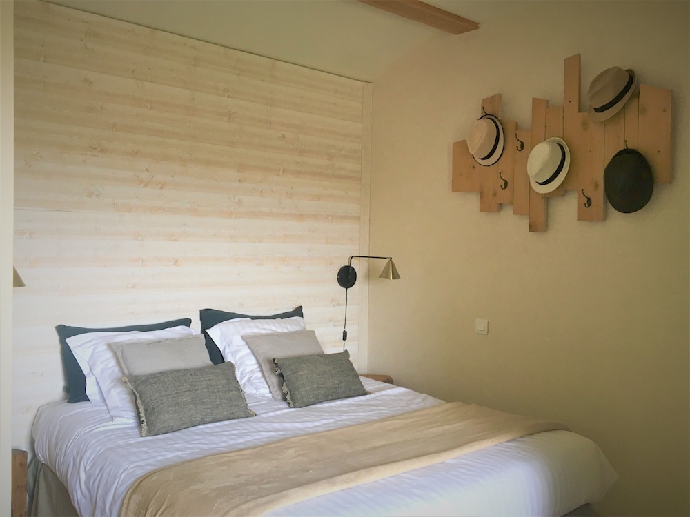 Superior Double Room, Private Bathroom, Garden View