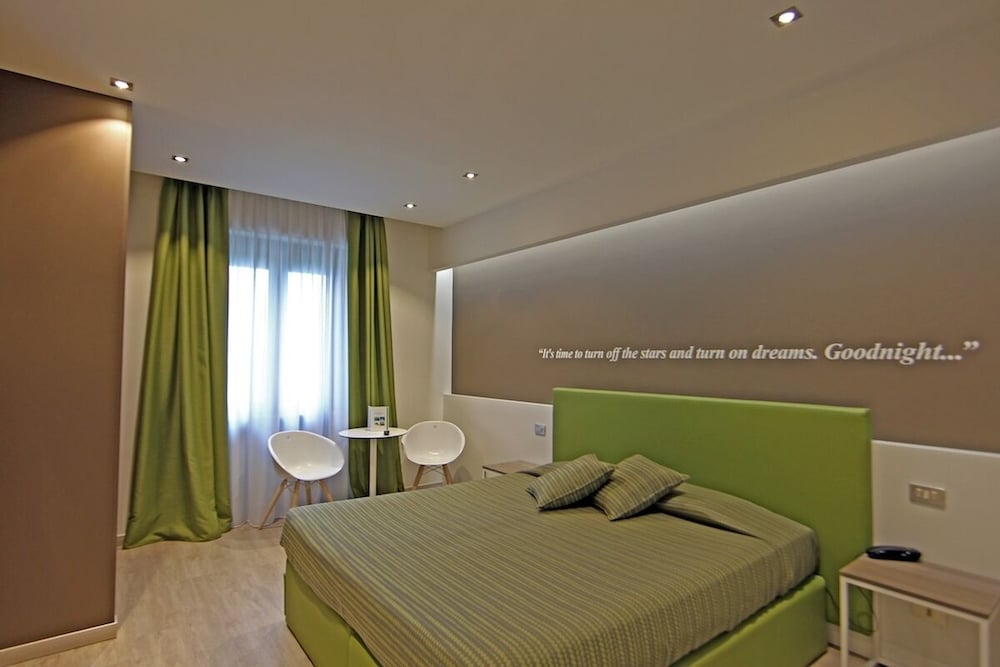Standard Double or Twin Room, Garden View (internal) - Photo 1