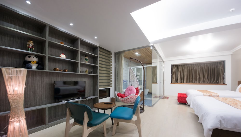 Luxury Quadruple Room, 1 Bedroom, Bathtub photo 3