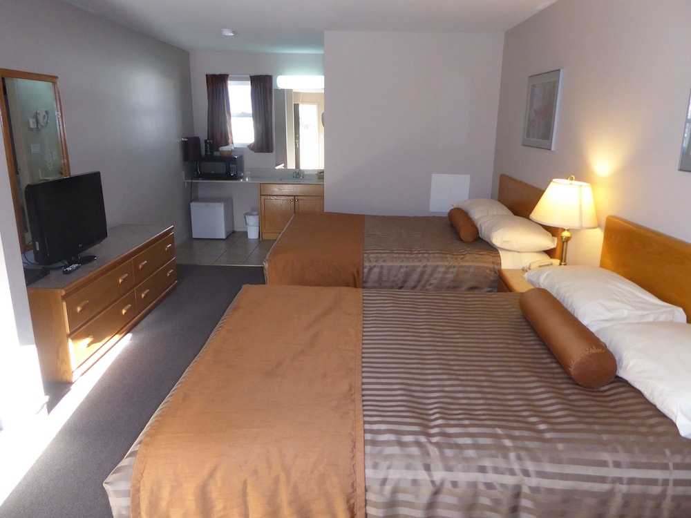 Standard Room, 2 Queen Beds, Accessible photo 2