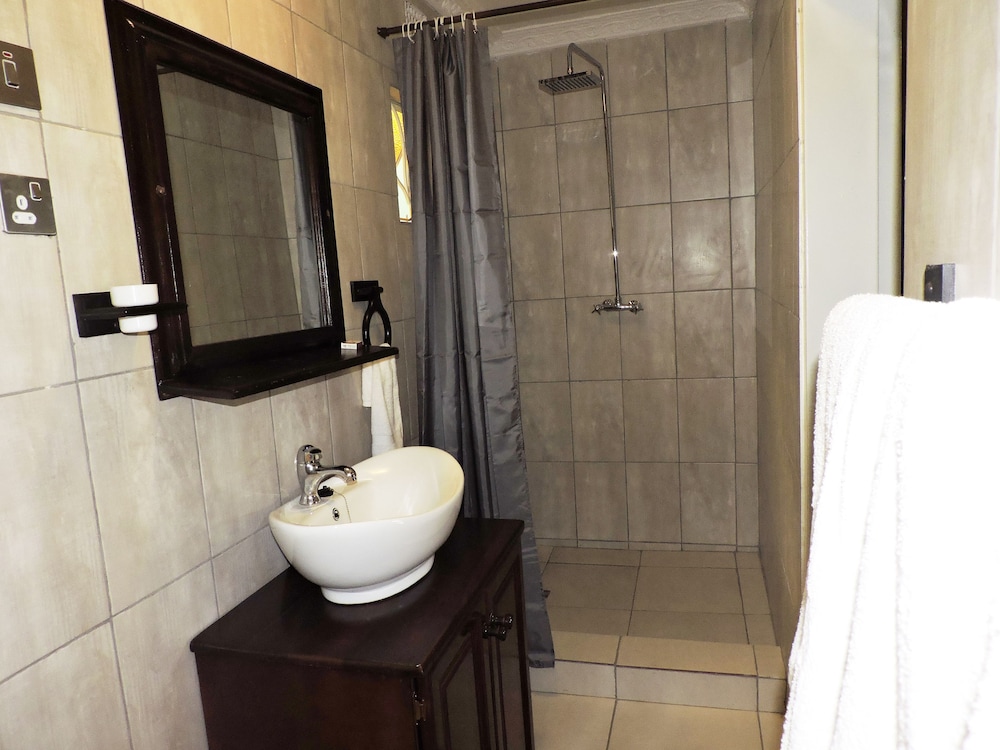 Deluxe Suite photo 2