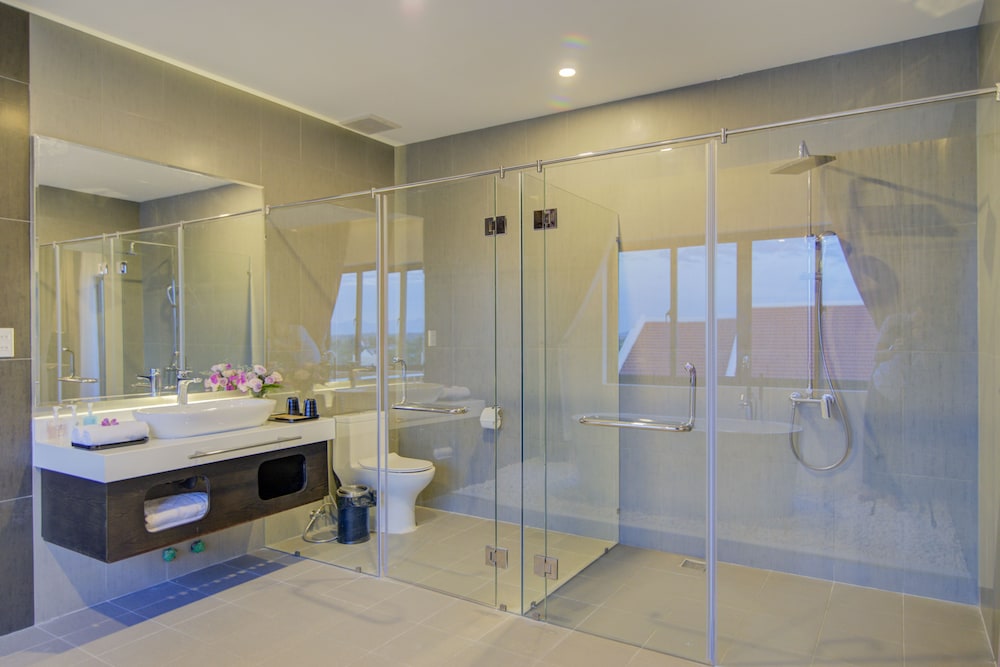 Family Room, Balcony, Pool View photo 3