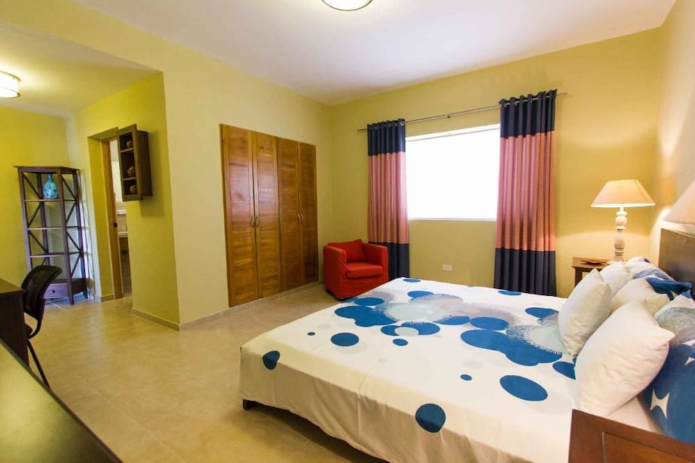 Deluxe three Bedroom Private Beach photo 3