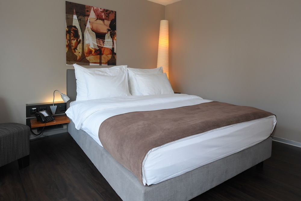Business Double Room, 1 Queen Bed, Non Smoking photo 2