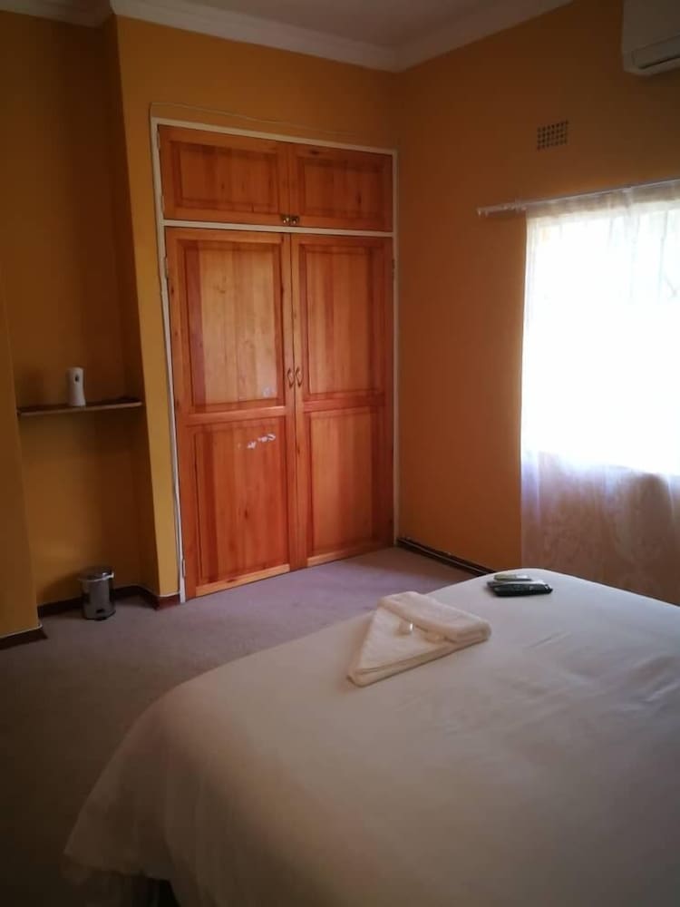 Basic Room, 1 Double Bed photo 2