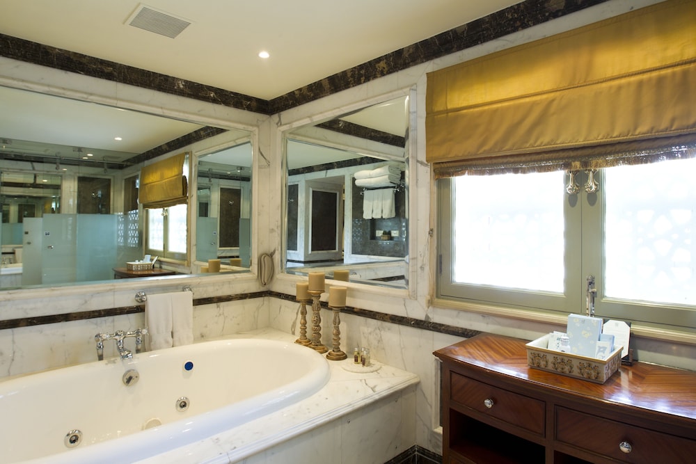 Grand Suite, 1 Bedroom, Lake View (Grand Presidential) Grand Suite, 1 Bedroom, Lake View (Grand Presidential)