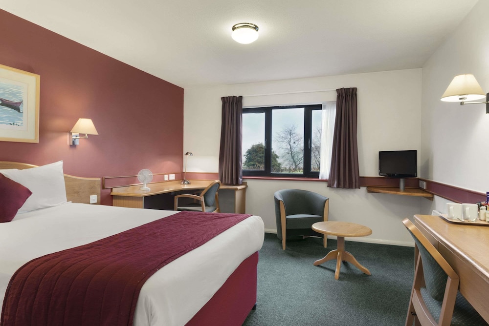 Room, Multiple Beds, Non Smoking - Photo 3
