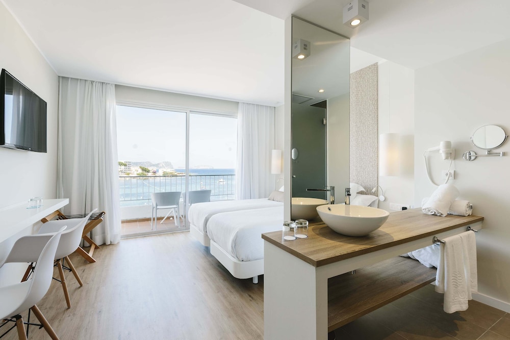 Superior Double Room, Balcony, Sea View - Photo 1