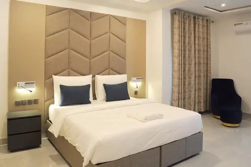 Junior Room, Balcony, City View