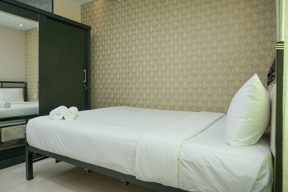 Room - Photo 15