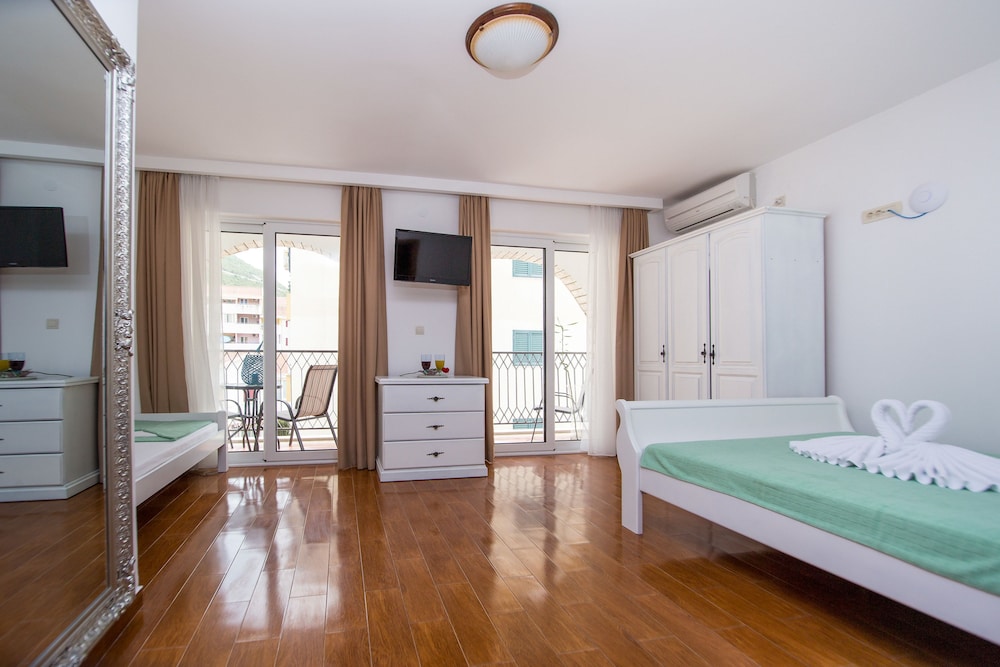 Luxury Triple Room, 1 Bedroom, City View