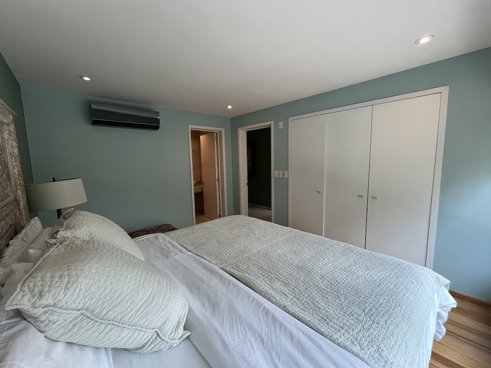 Double Room, 1 Queen Bed photo 1