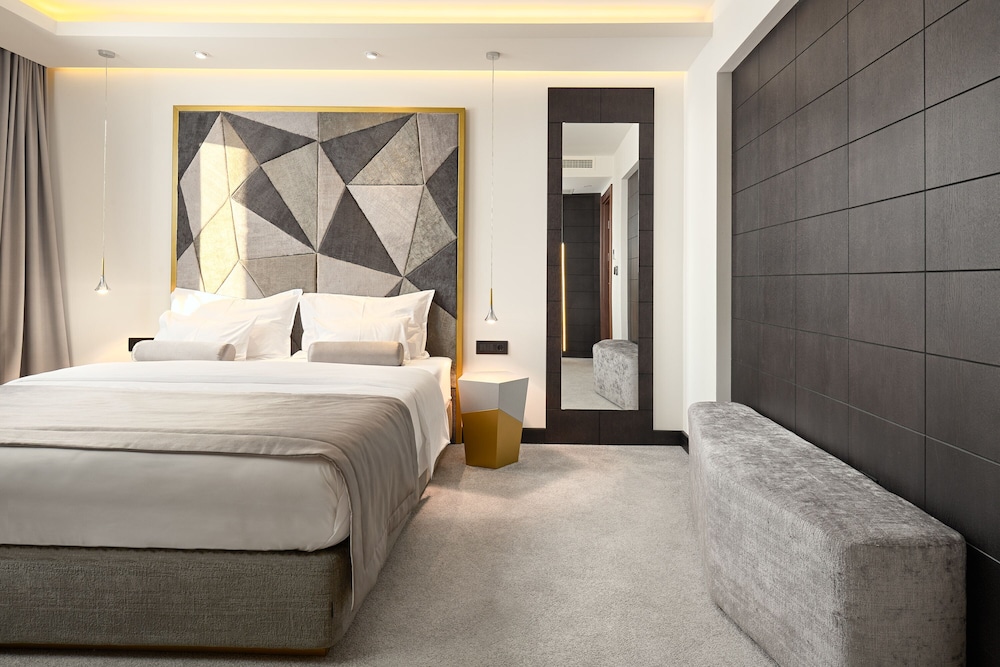 Comfort Double Room, Balcony, City View photo 2