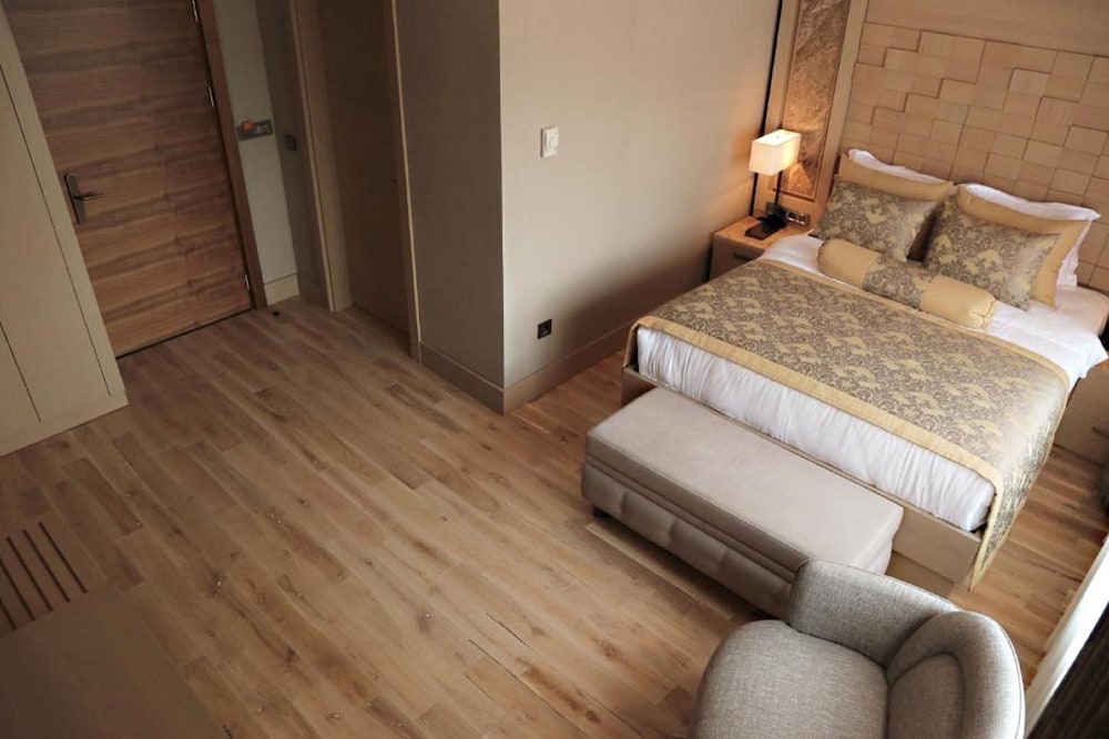Standard Double or Twin Room photo 3
