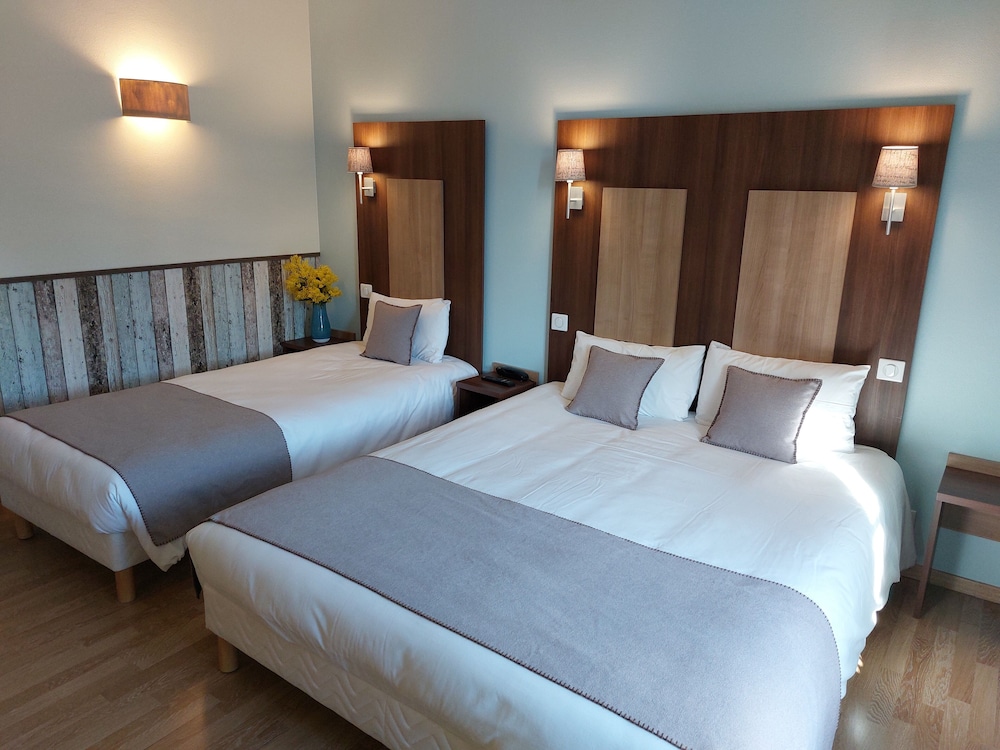 Triple Room, Multiple Beds - Photo 6