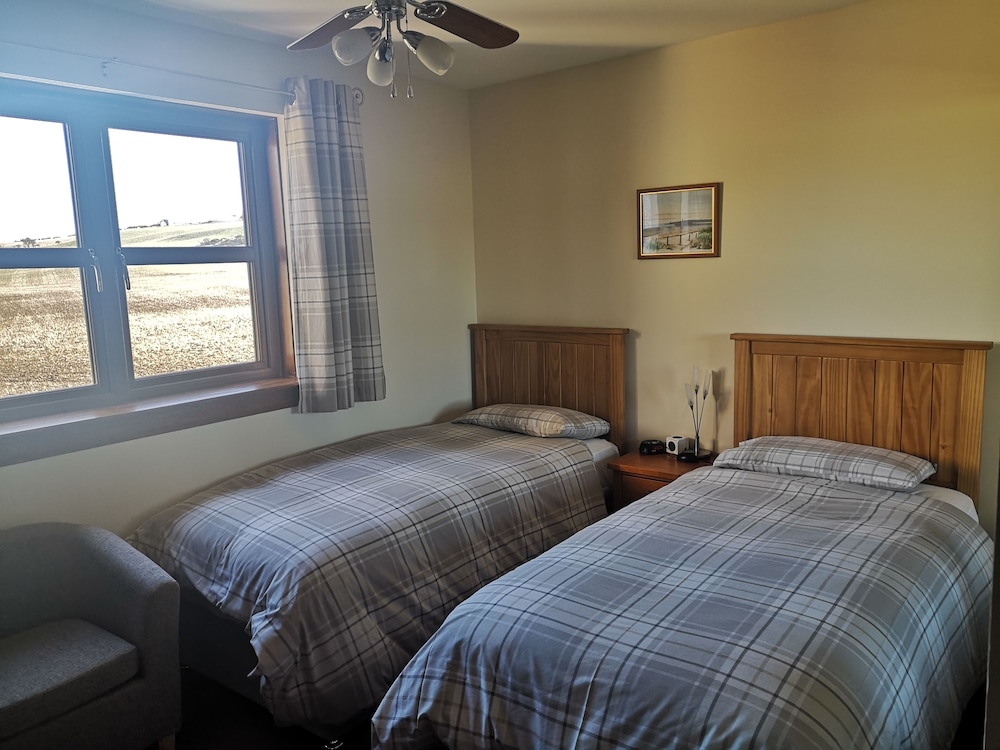 Twin Room (Hill View) photo 3