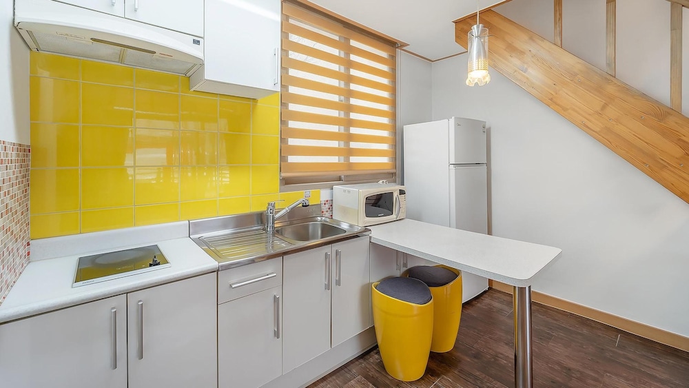 Basic Room, 1 Bedroom (Orange (Pet/ River View)) - Photo 9