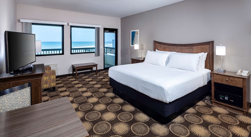 Standard Room, 1 King Bed, Accessible, Refrigerator & Microwave photo 1