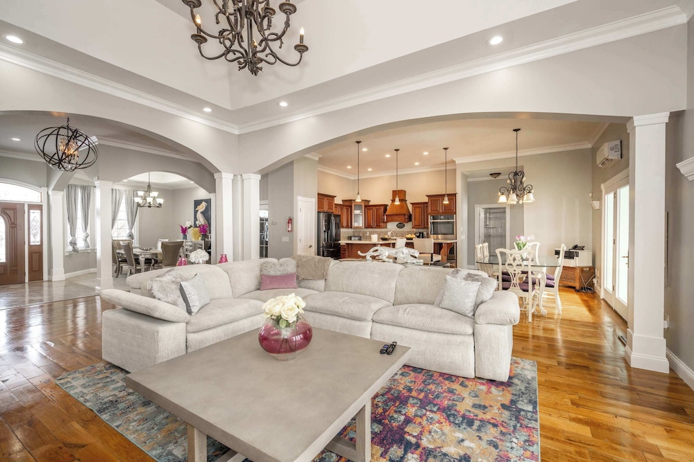 House, Multiple Beds, Patio, Garden View (The Bishops Manor)