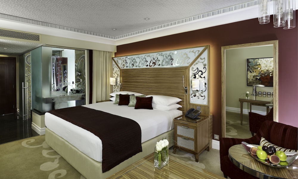 Club Suite, 2 Bedrooms, Accessible, Club Lounge Access (Dining, Club Floor)