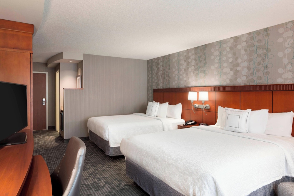 Room, 2 Queen Beds - Photo 1