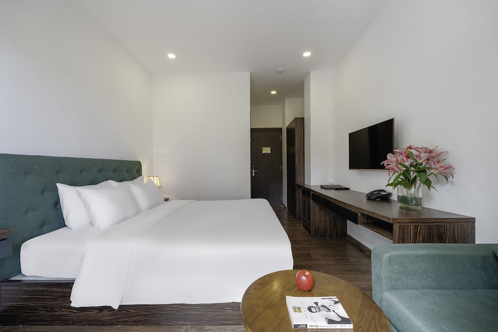 Deluxe Double Room, Balcony - Photo 10