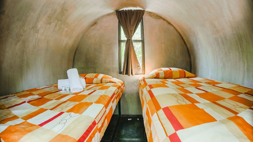 Basic Twin Room, 2 Twin Beds, Non Smoking, Resort View photo 1