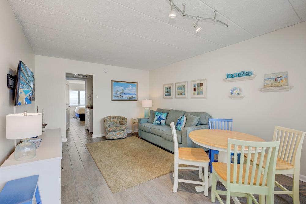 Suite 201