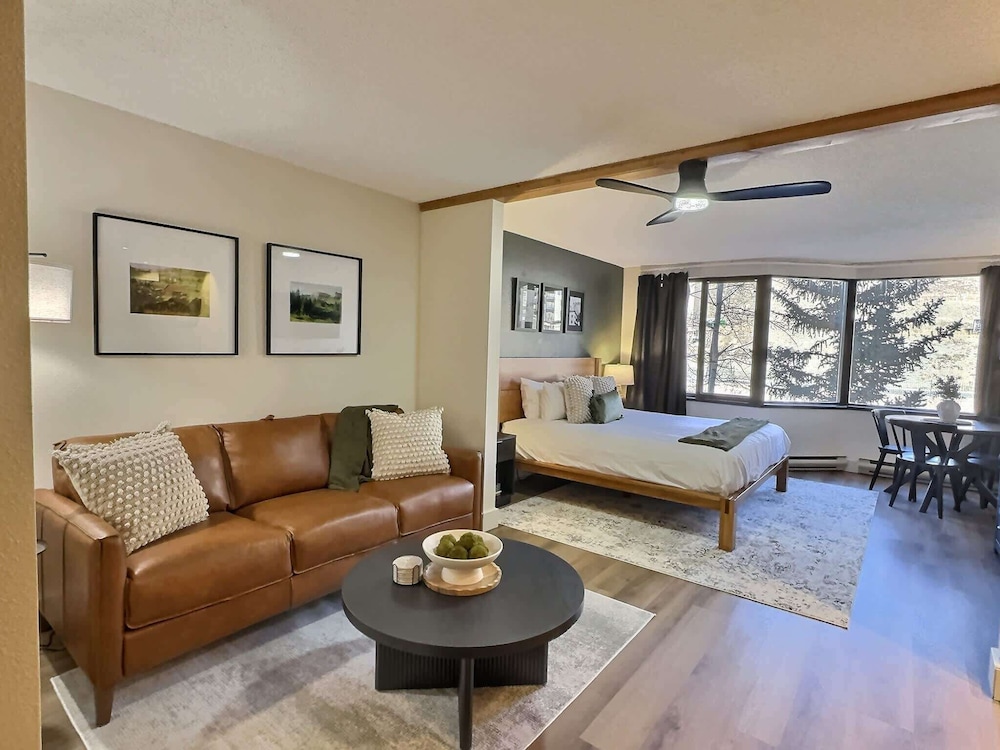 Design Studio No Resort Fee