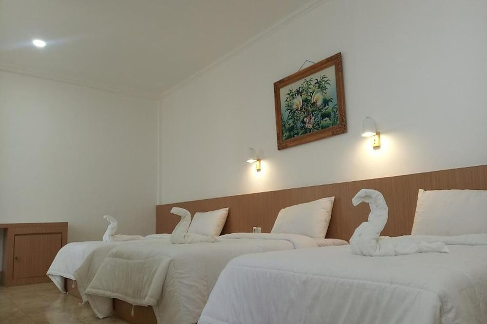 Family Double Room with City View - Photo 5