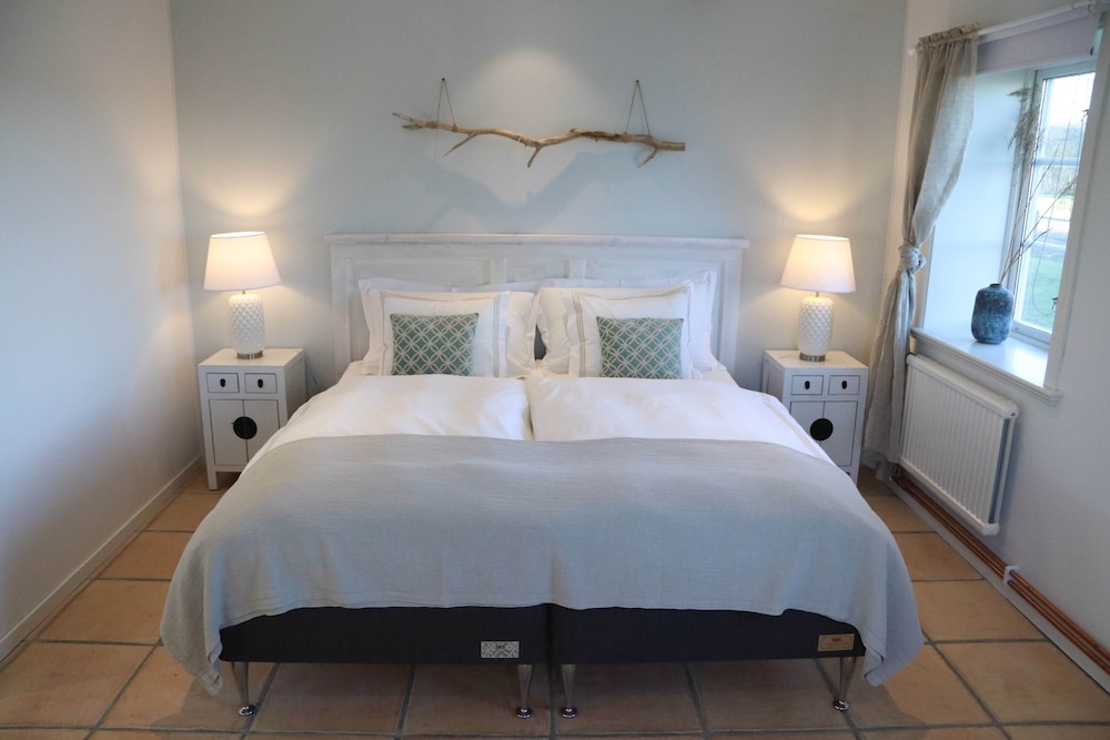 Deluxe Room, Garden View (East) photo 2