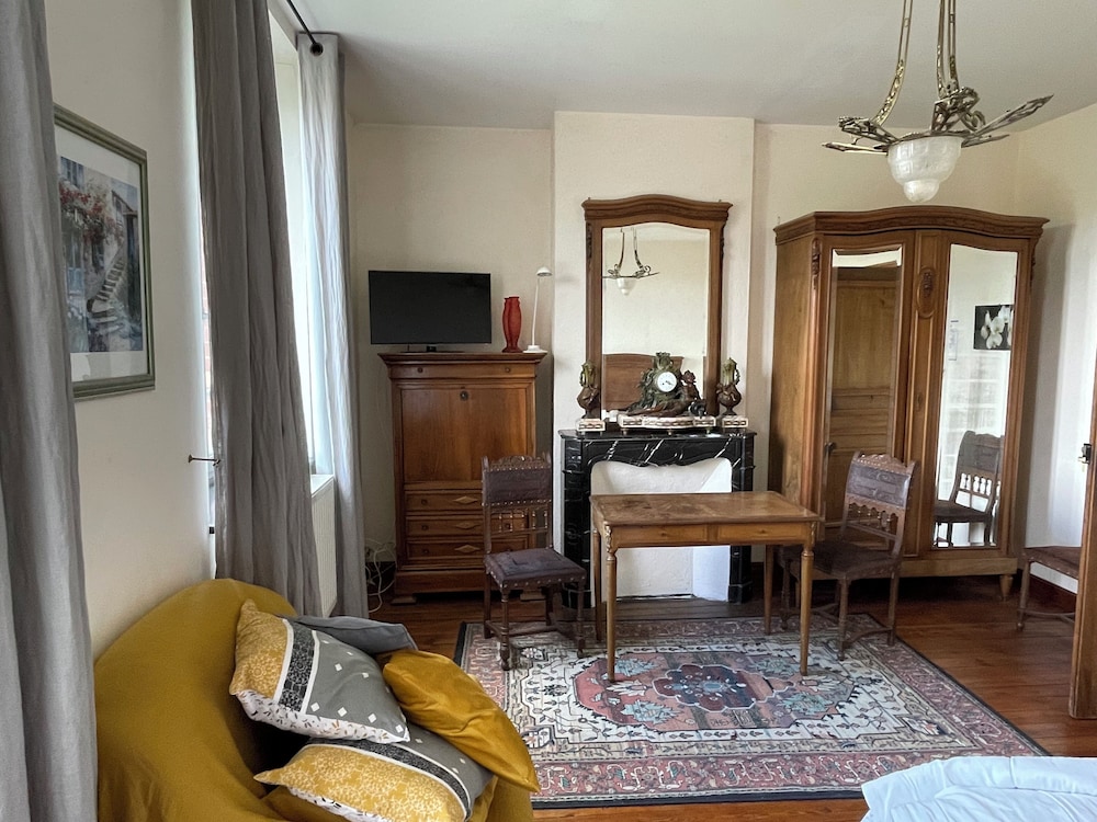 Yellow Double Room photo 2