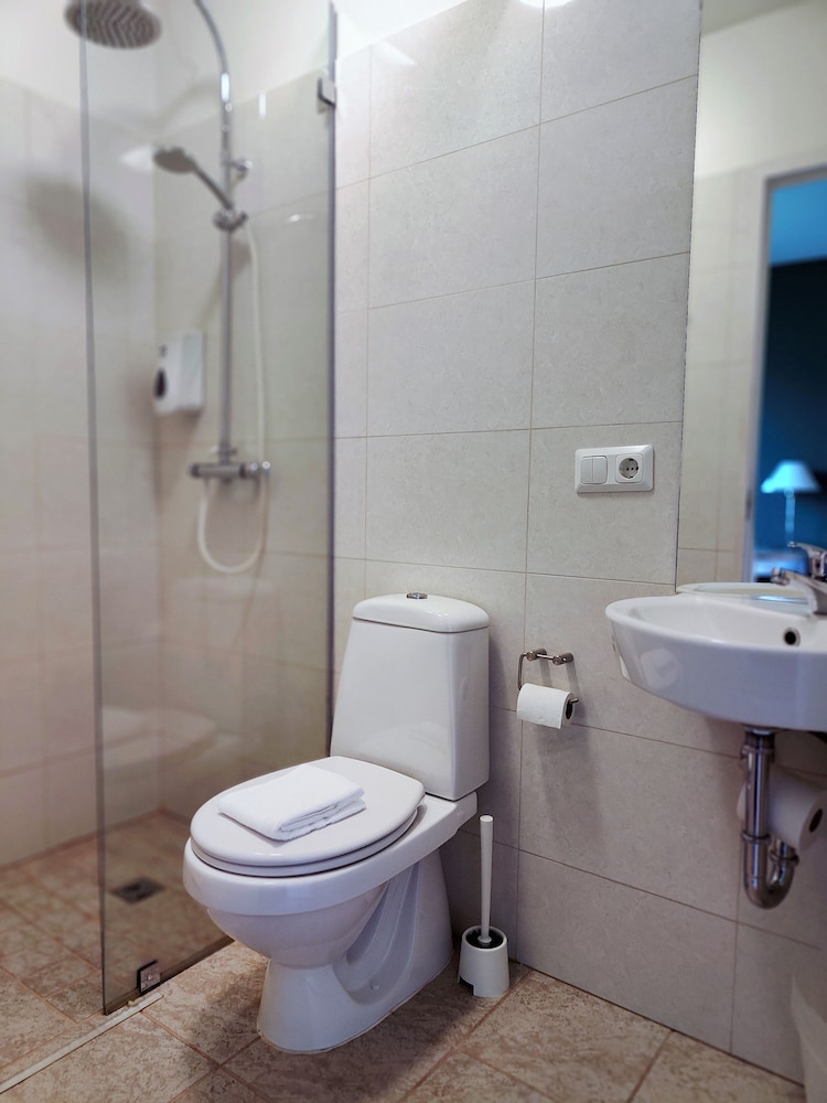 Twin Room, Private Bathroom photo 3