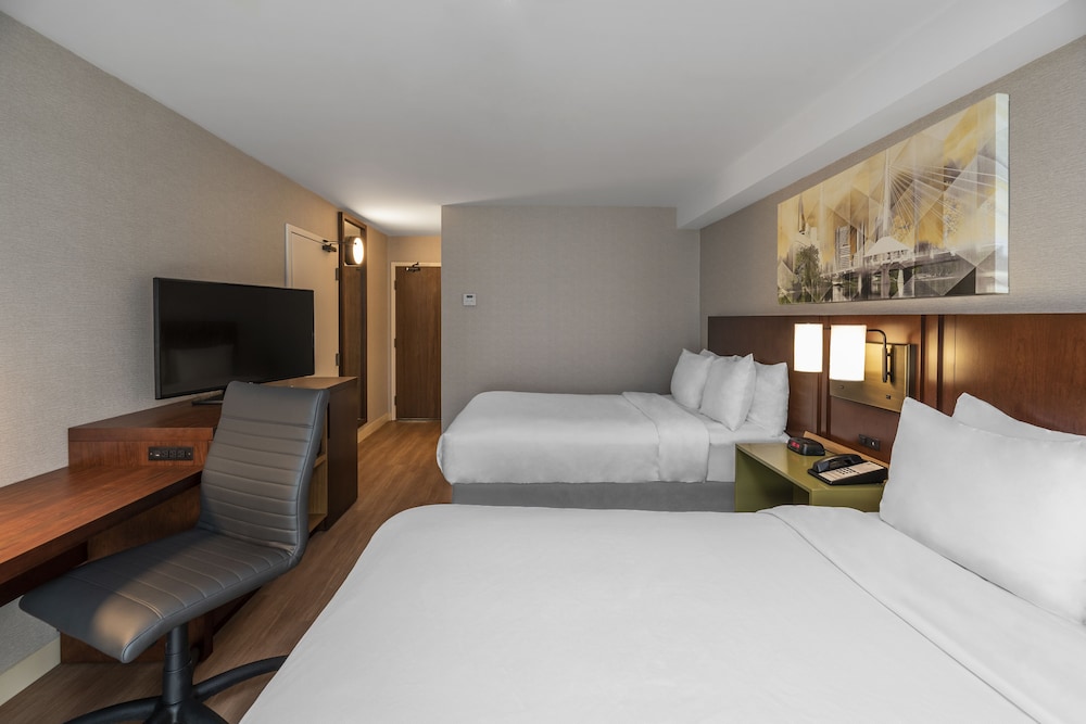 Standard Room, 2 Queen Beds, Non Smoking - Photo 5