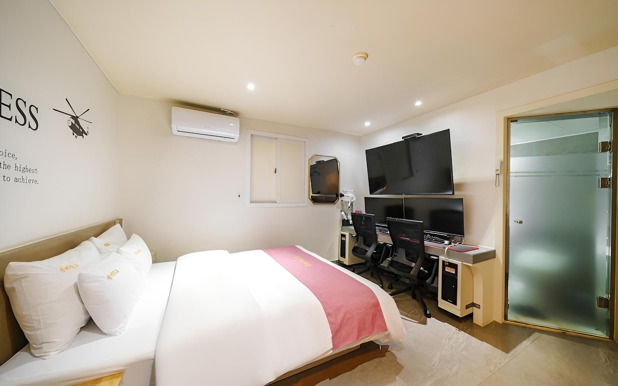 Room (Deluxe 2CP Room (i5-7th generation/Ge) photo 2