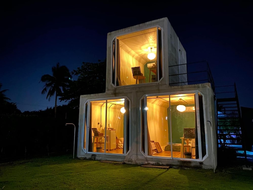 Panoramic Room