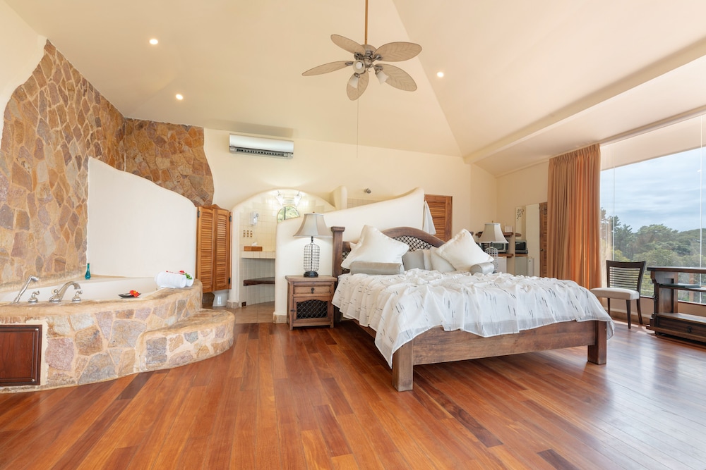 Vista Suite with Panoramic Ocean View - Photo 10