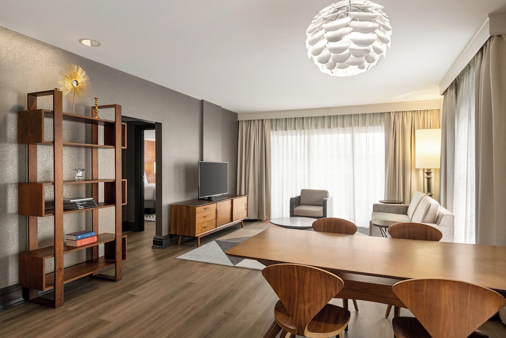 Signature Suite, 1 King Bed, Balcony - Photo 1