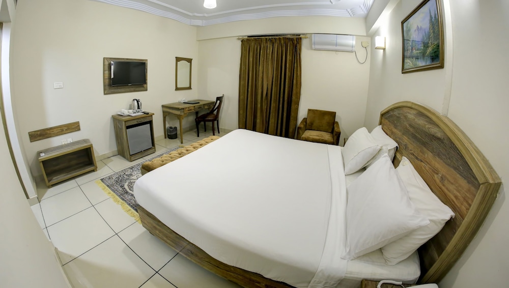 Deluxe Double Room, 1 Double Bed photo 3