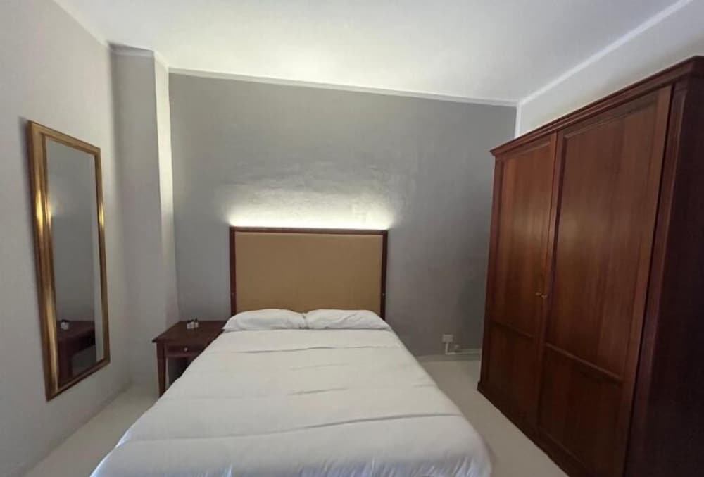 Basic Double or Twin Room photo 2