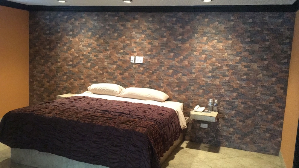 Junior Room, 1 Queen Bed, Executive Level photo 1