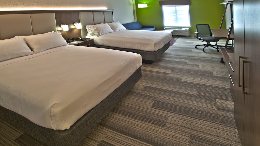 Standard Room, Multiple Beds photo 2